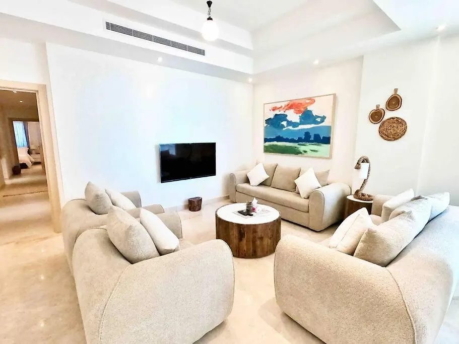 Elegant 4 Beds W/Partial Seaview Apartment Jeddah