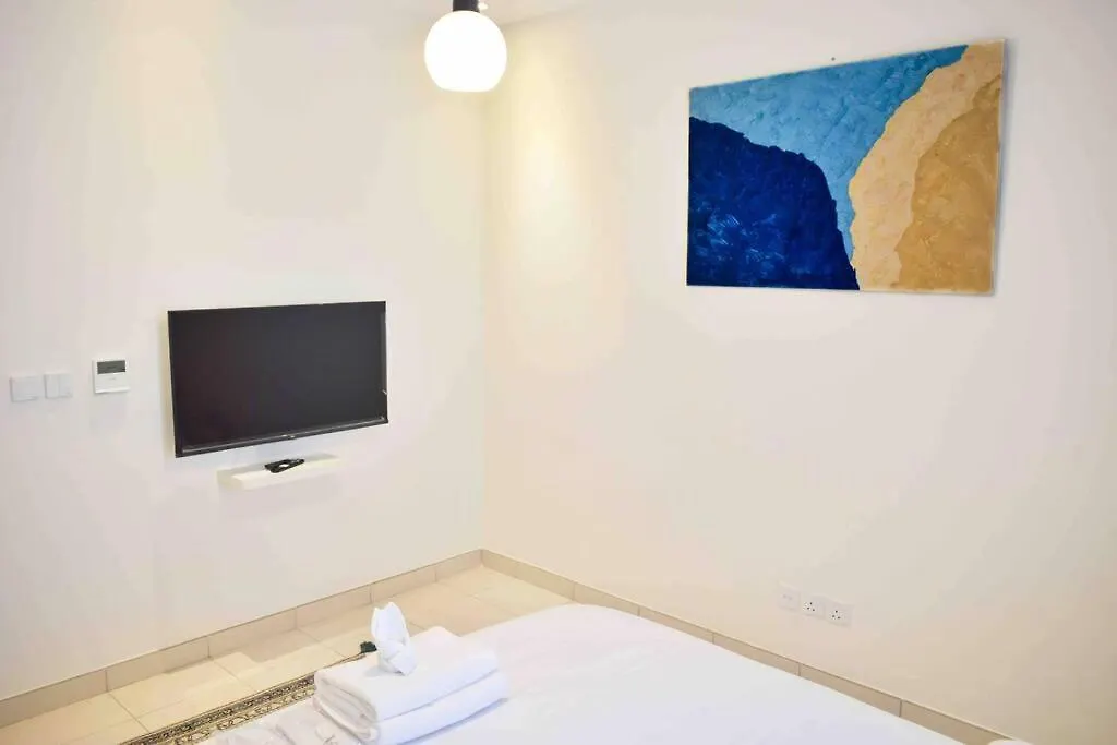 Elegant 4 Beds W/Partial Seaview Apartment Jeddah